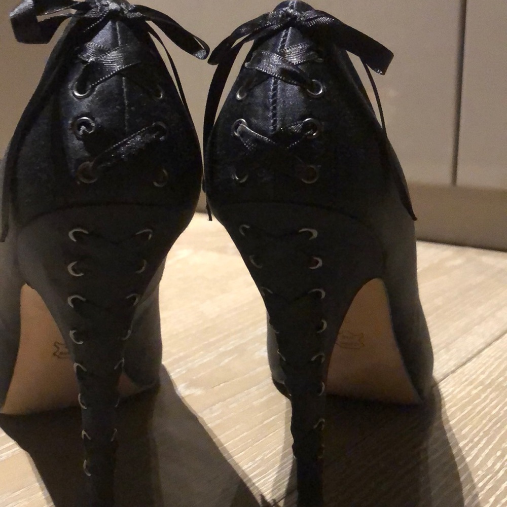 BCBG Maxazria 👠 Shoes